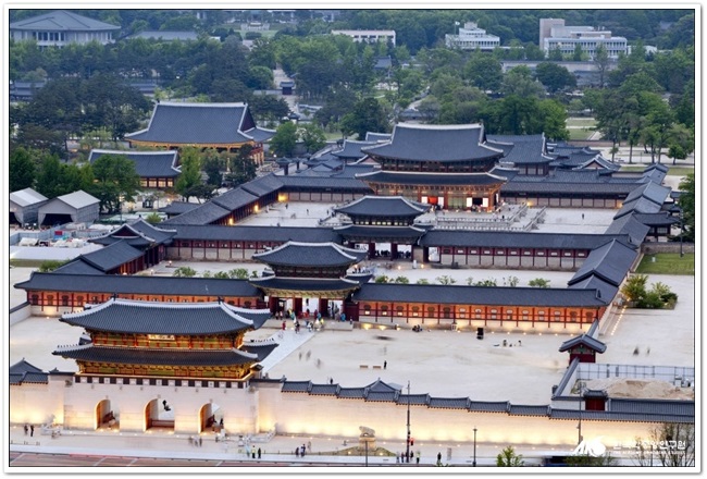 History of Gyeongbokgung (경복궁)